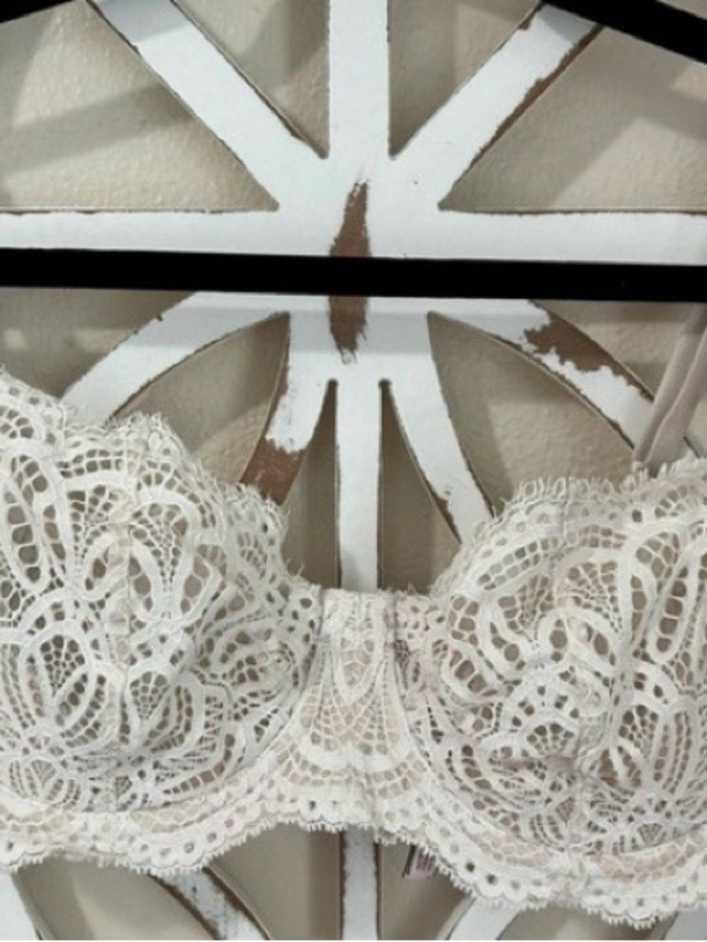 Victoria's Secret Beige Lace Underwire Bra
